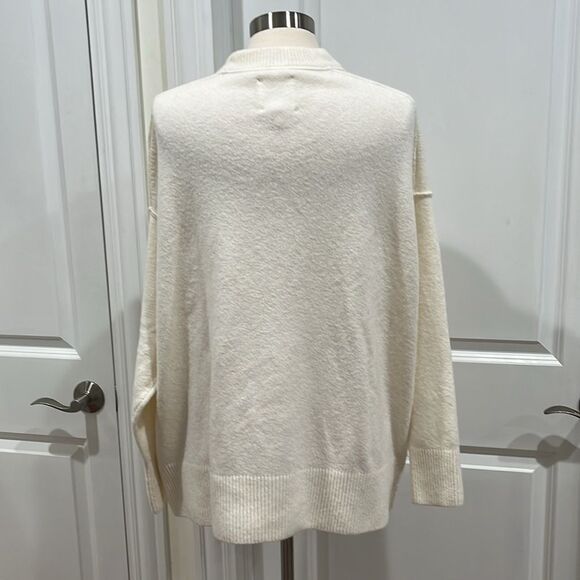 Aerie Oversized Pullover Ivory Sweater High Neck Size Medium New w/out tags - Picture 6 of 12